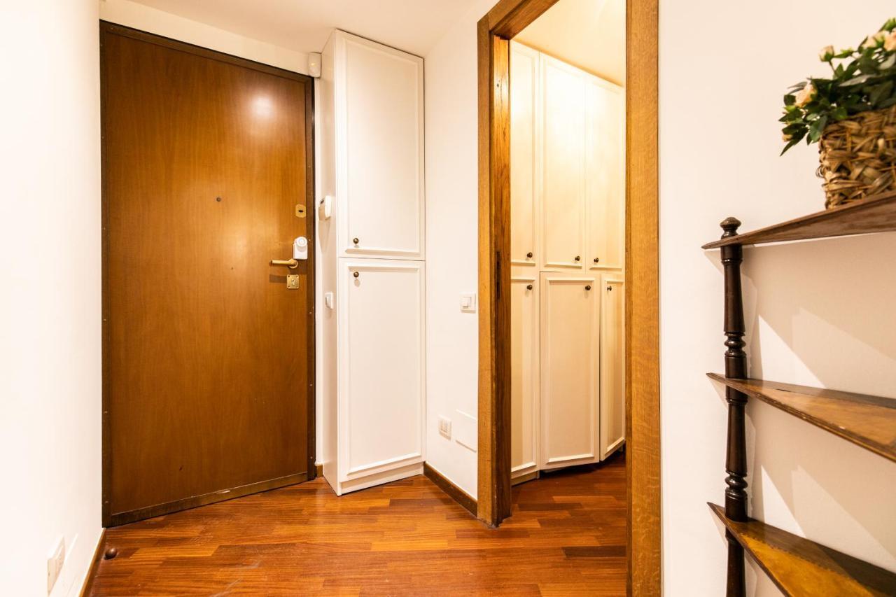 Klimt - Jacuzzi 5 Star - Luxury Design Apartment Милано Екстериор снимка