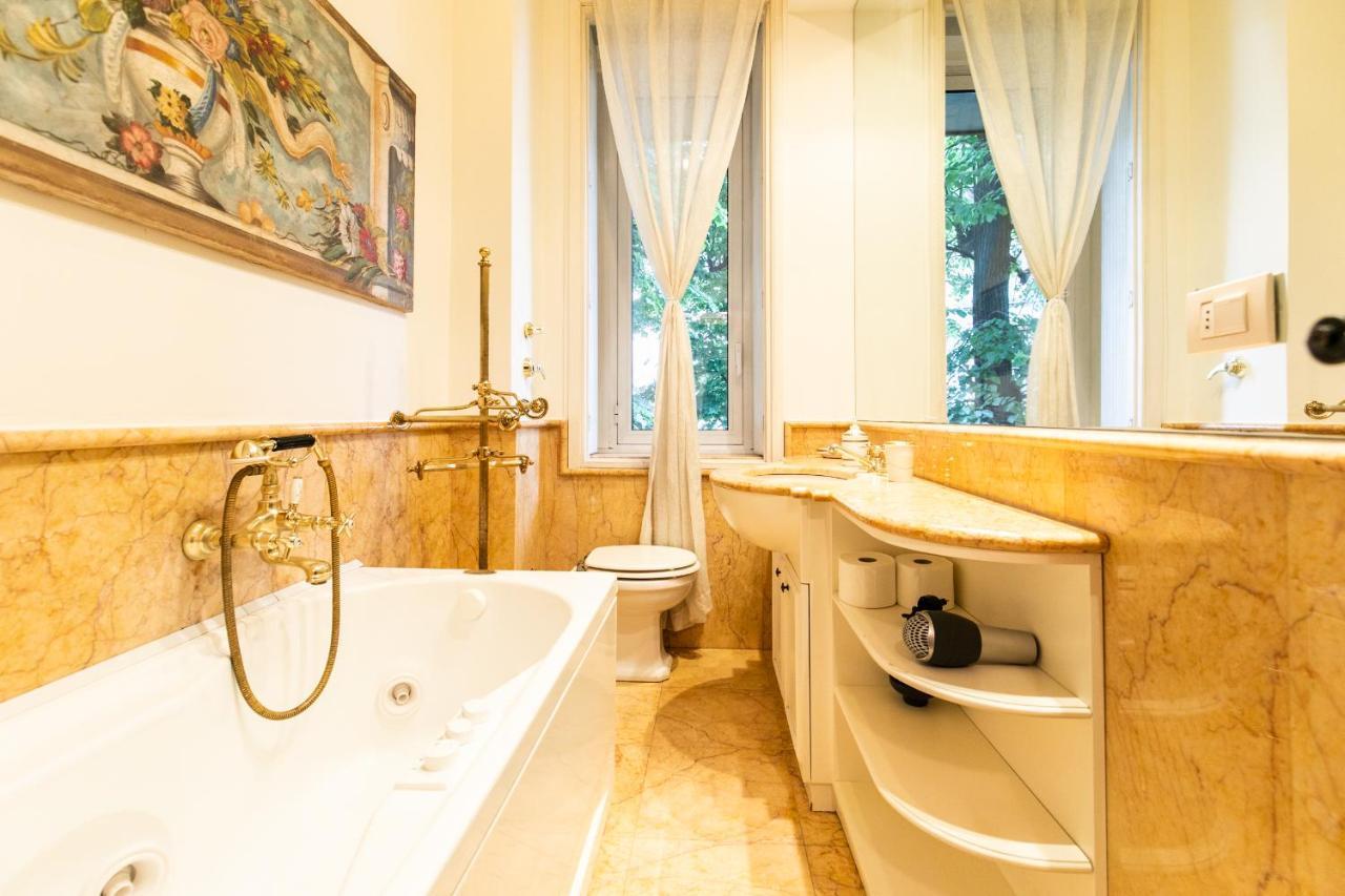 Klimt - Jacuzzi 5 Star - Luxury Design Apartment Милано Екстериор снимка