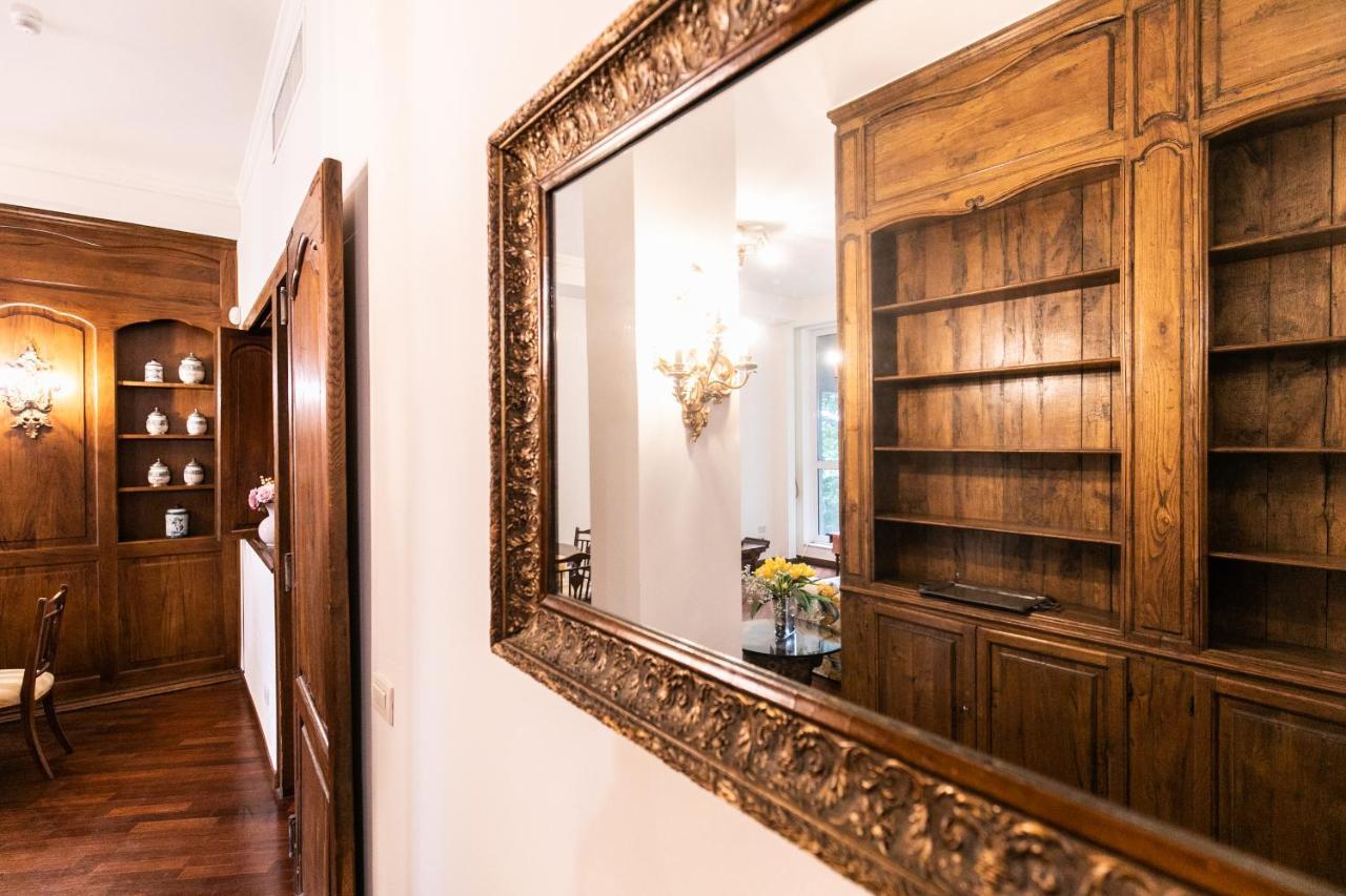 Klimt - Jacuzzi 5 Star - Luxury Design Apartment Милано Екстериор снимка
