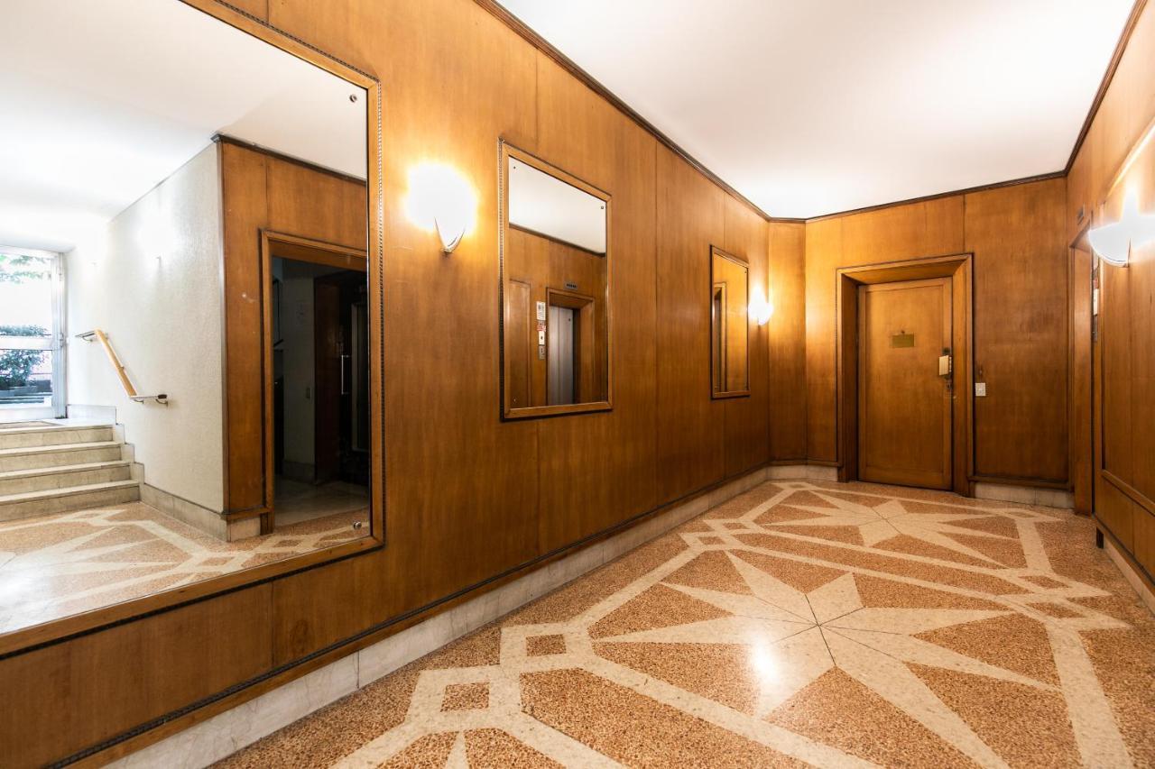 Klimt - Jacuzzi 5 Star - Luxury Design Apartment Милано Екстериор снимка