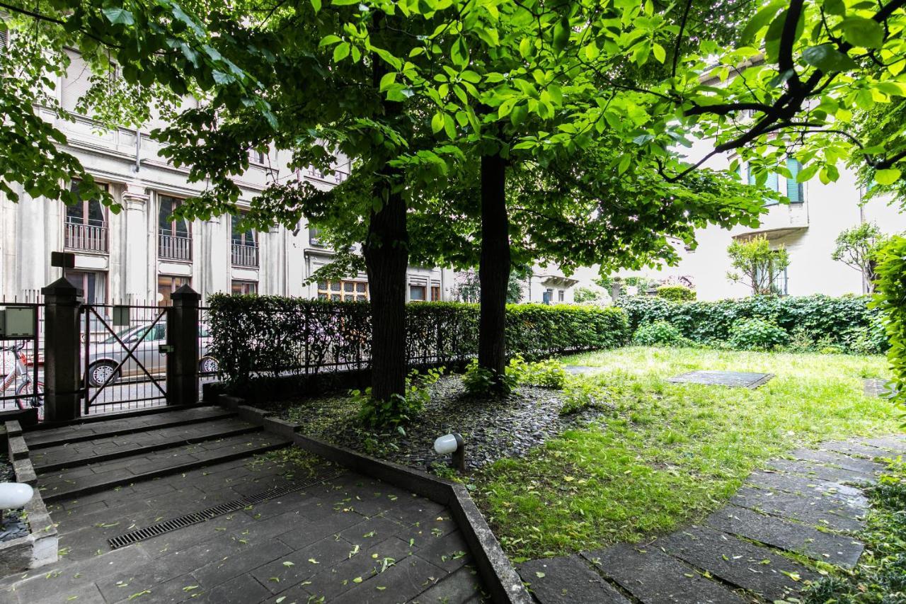Klimt - Jacuzzi 5 Star - Luxury Design Apartment Милано Екстериор снимка
